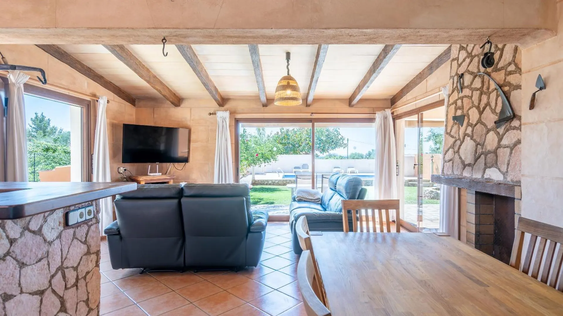 Capricho Villa Puerto Colom İspanya